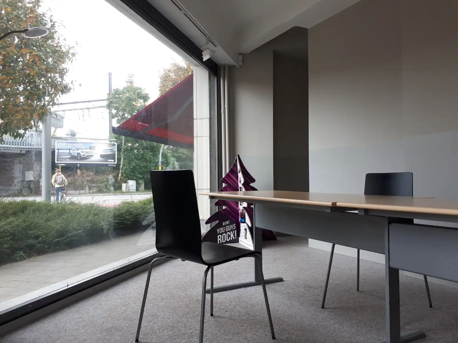 Hoek handelspand op commerciële ligging met veel visibiliteit foto 20