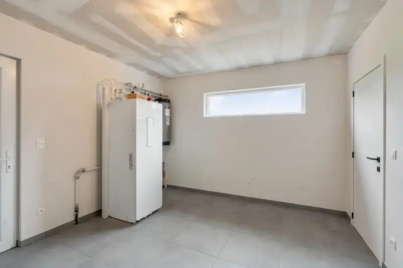 Totaal gerenoveerde woning op een perceel van 11are foto 18