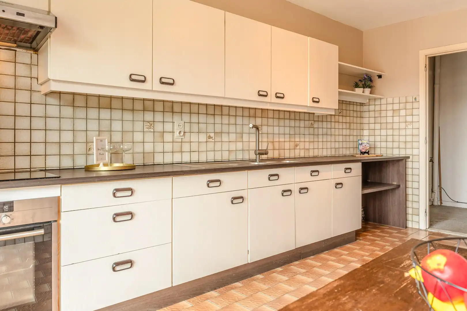 Ruim en lichtrijk appartement met garage foto 6