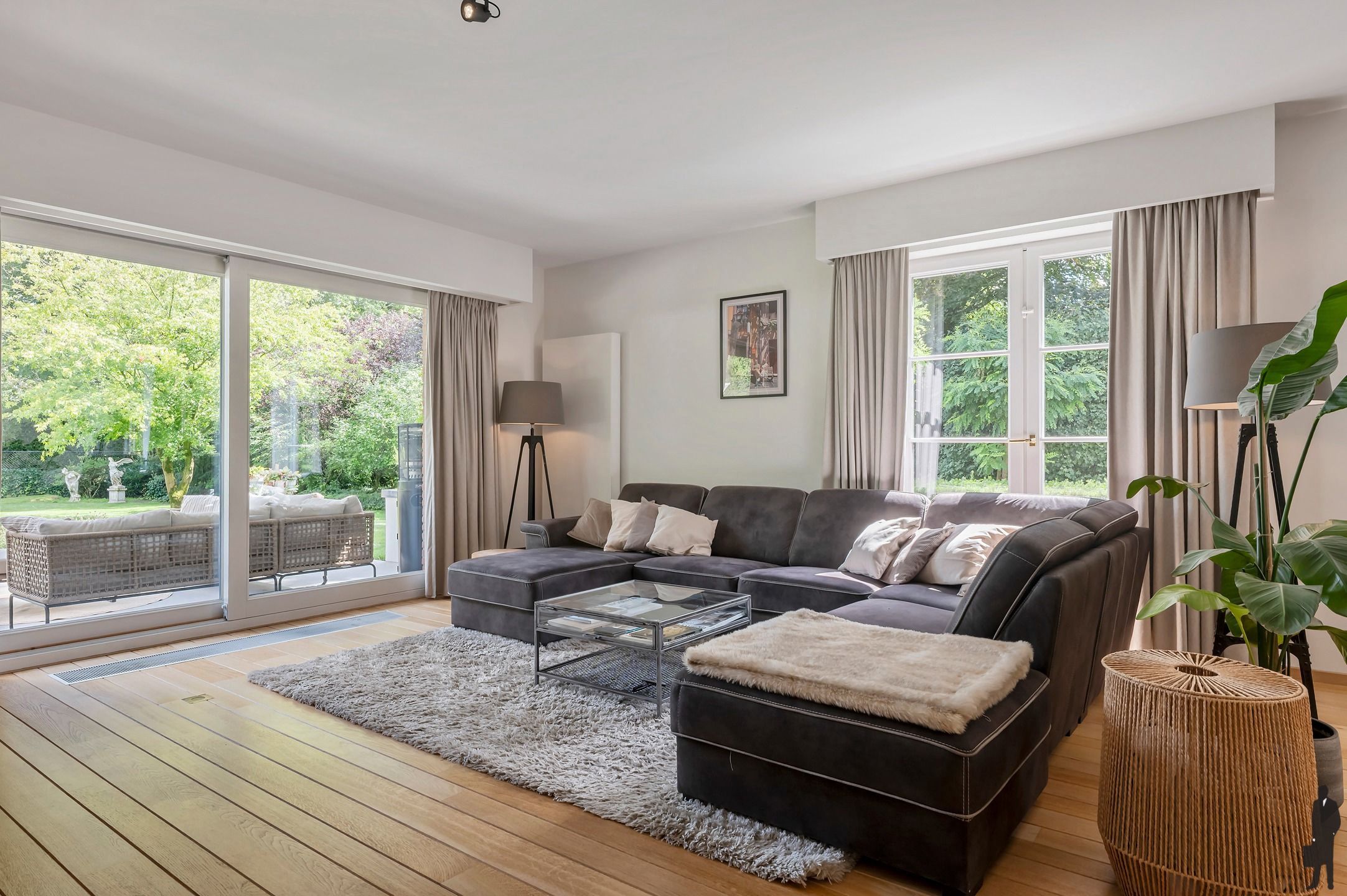 In de residentiële villawijk, De Meersebergen nabij Breda klassieke herenhuis op ca. 2135 m² met uitzicht op "Markdal". foto 9