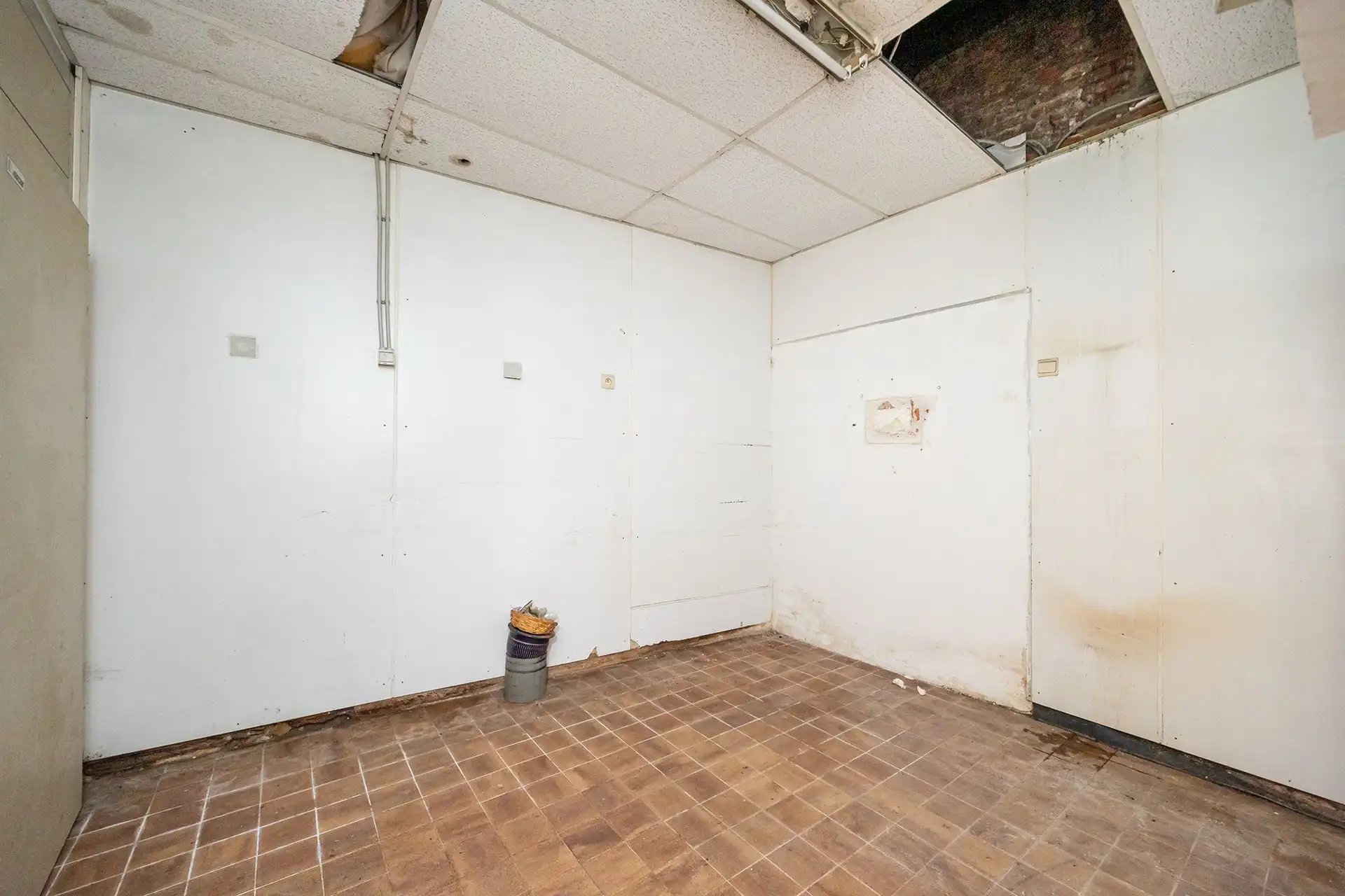 Te renoveren polyvalente ruimte in de bruisende Kievitwijk foto 9