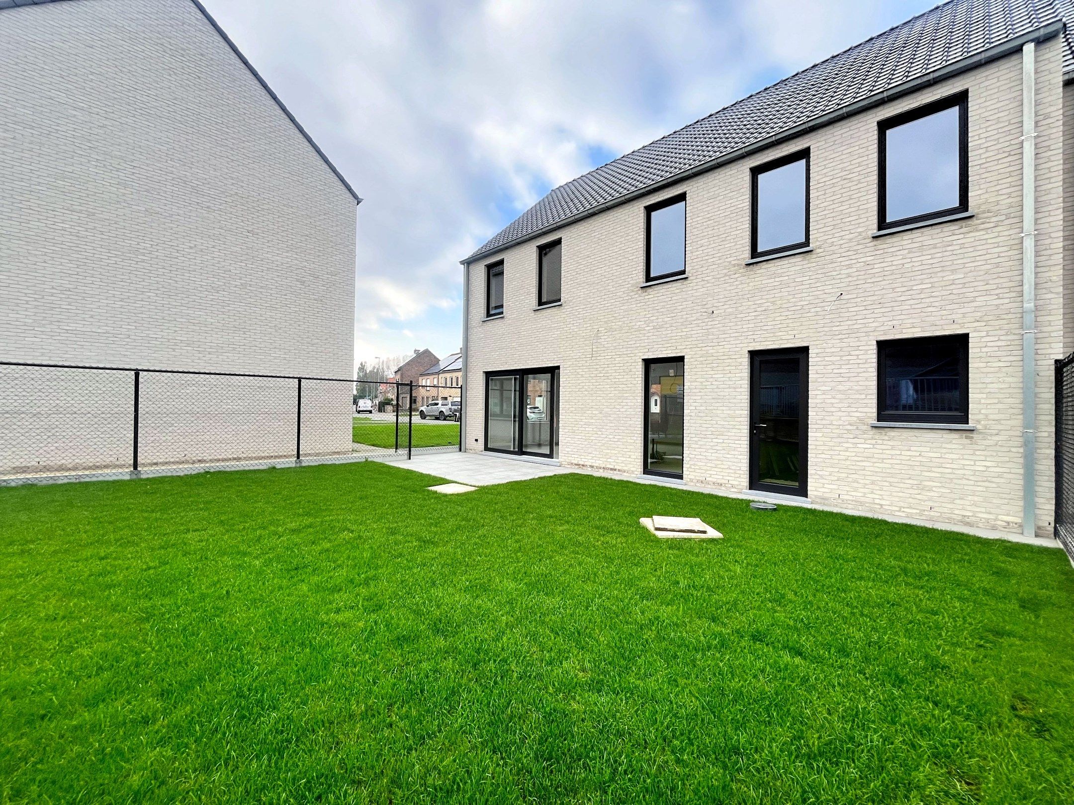 Grote nieuwbouwwoning met 4 kamers en garage te Zeebrugge foto 6