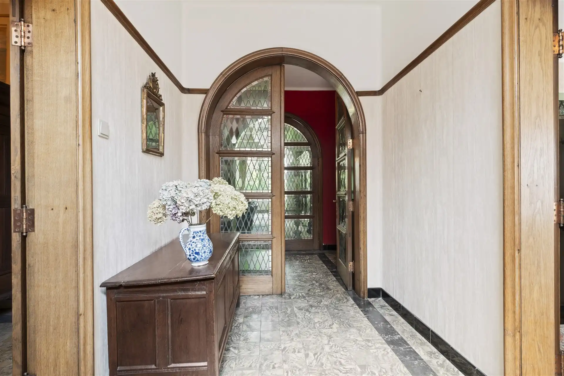 Voormalige dokterswoning, zeer unieke woning mt grote oppervlakten foto 33