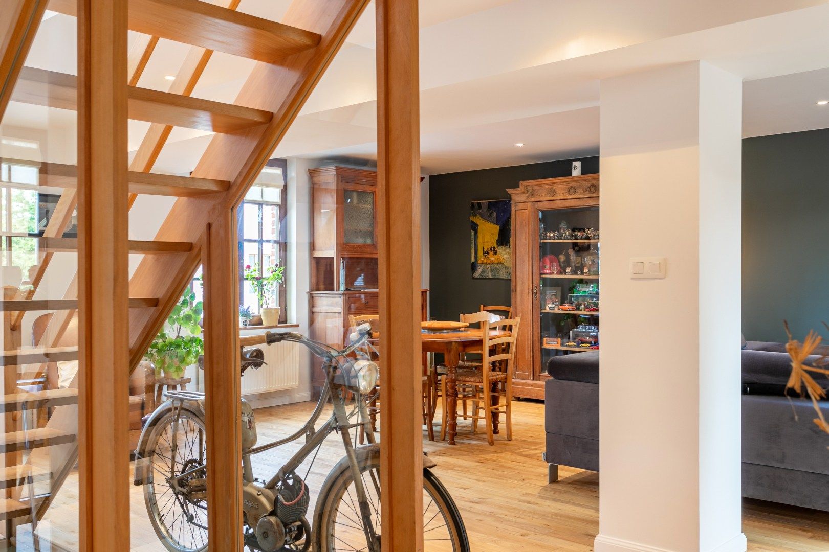 Gerenoveerd appartement met 3 slaapkamers, 2 autostaanplaatsen en zonder gemeenschappelijke lasten foto 2