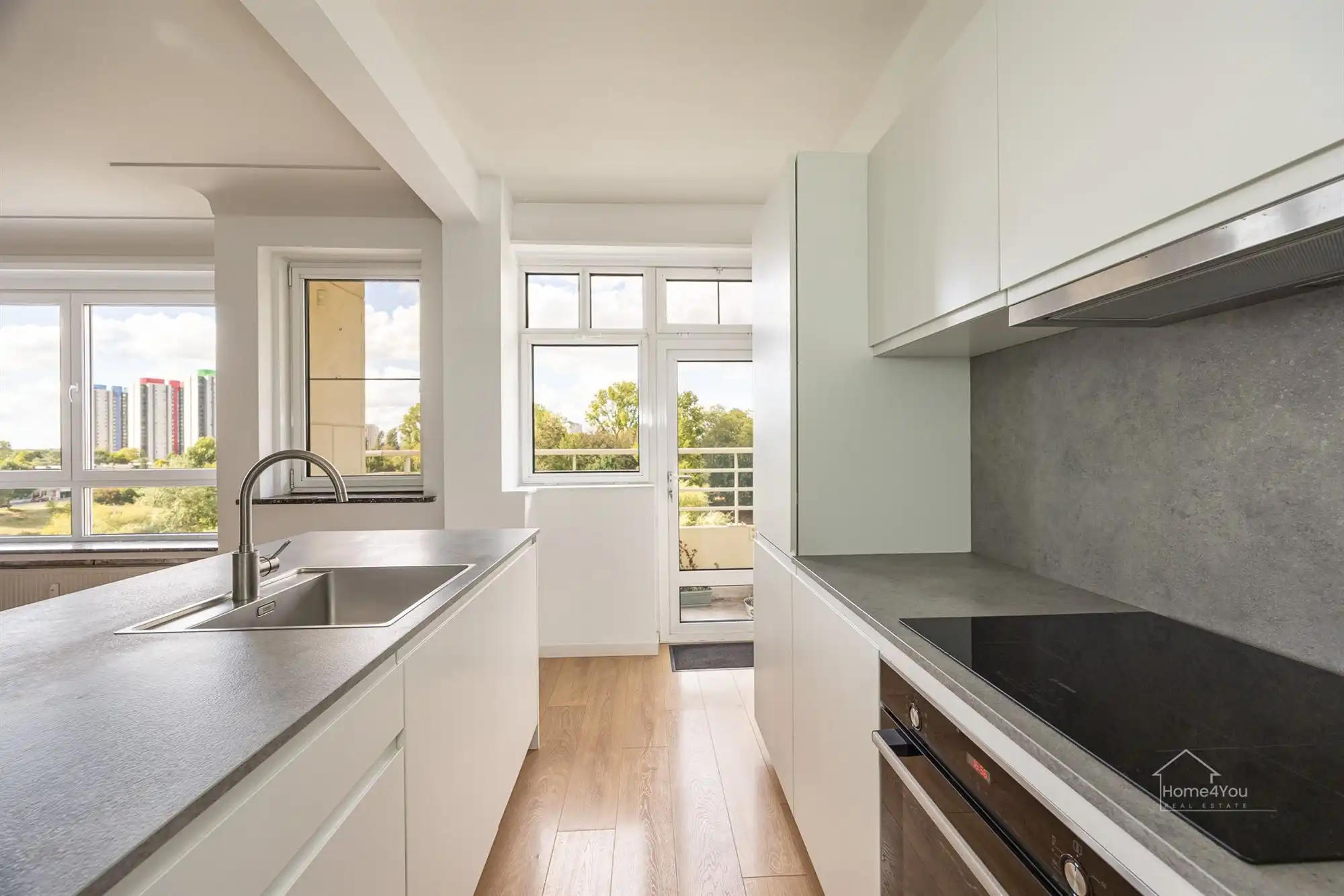 Instapklaar gerenoveerd appartement met parkzicht. foto 8
