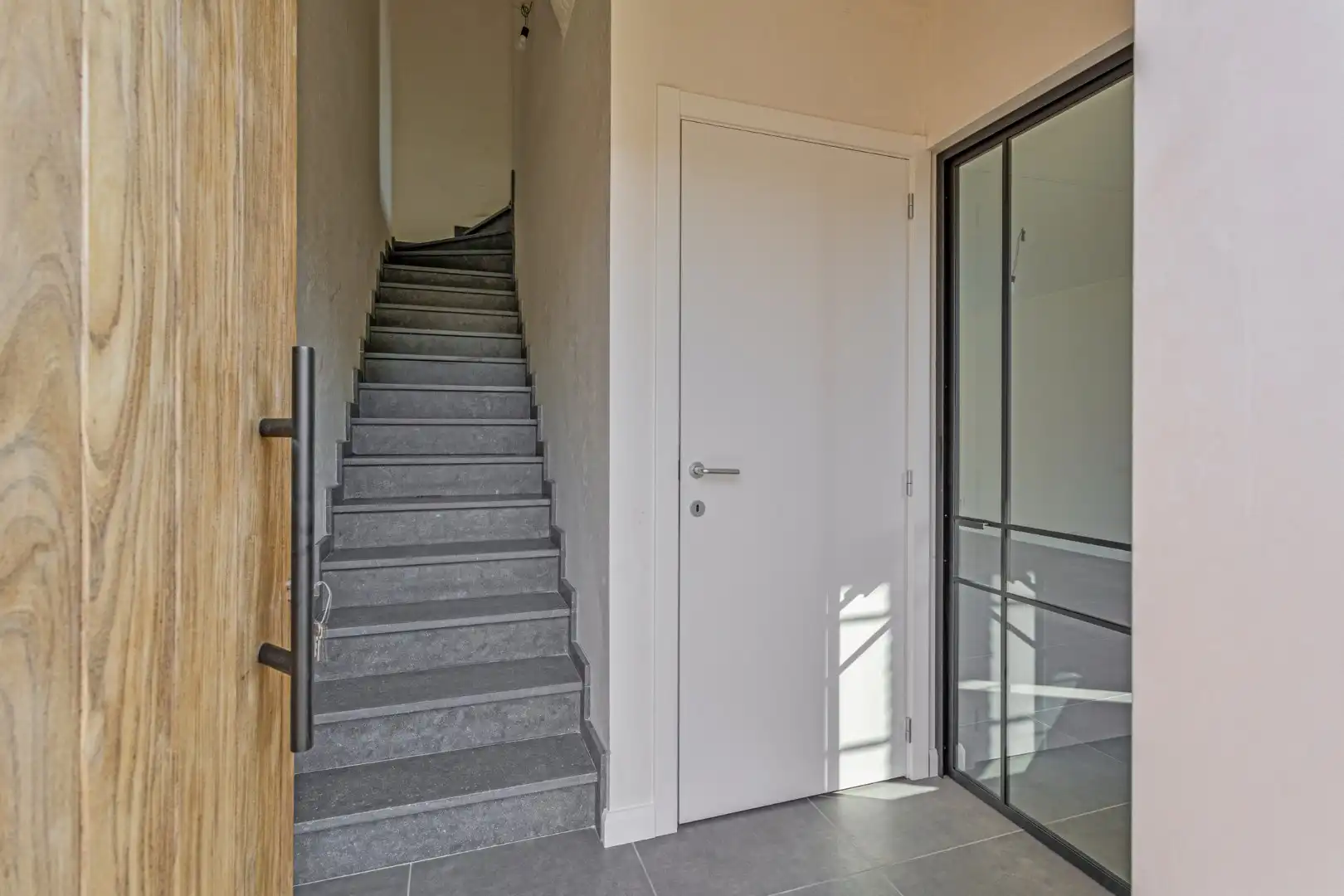 Ruime en kwalitatief afgewerkte nieuwbouw (HOB) met 3 ruime slpks op 412 m² te Olen ! foto 12