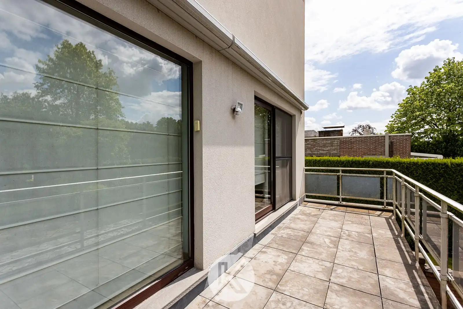 Ruime gezinswoning met prachtige tuin foto 24