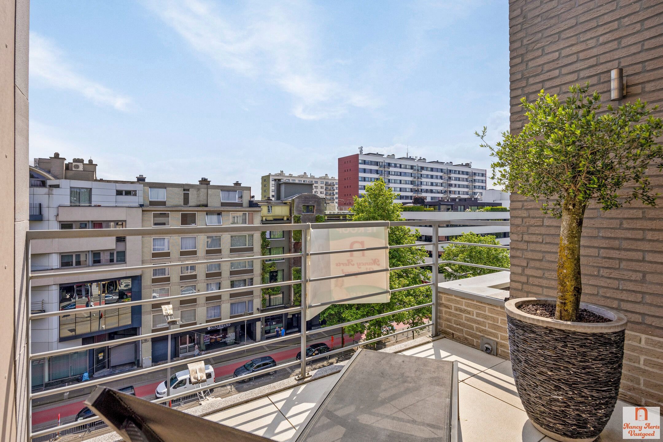 Prachtig penthouse in hartje Genk foto 4