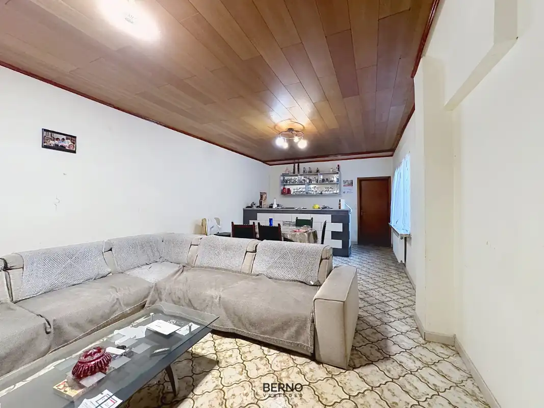 Te renoveren woning met 4 slaapkamers foto 4