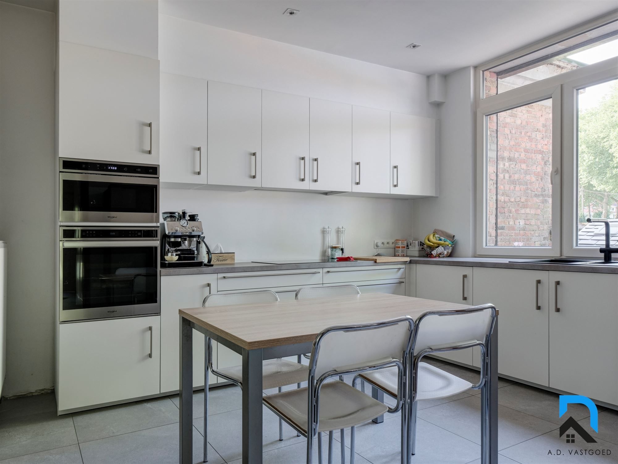 Woning met 5 slaapkamers op riant hoekperceel foto 9