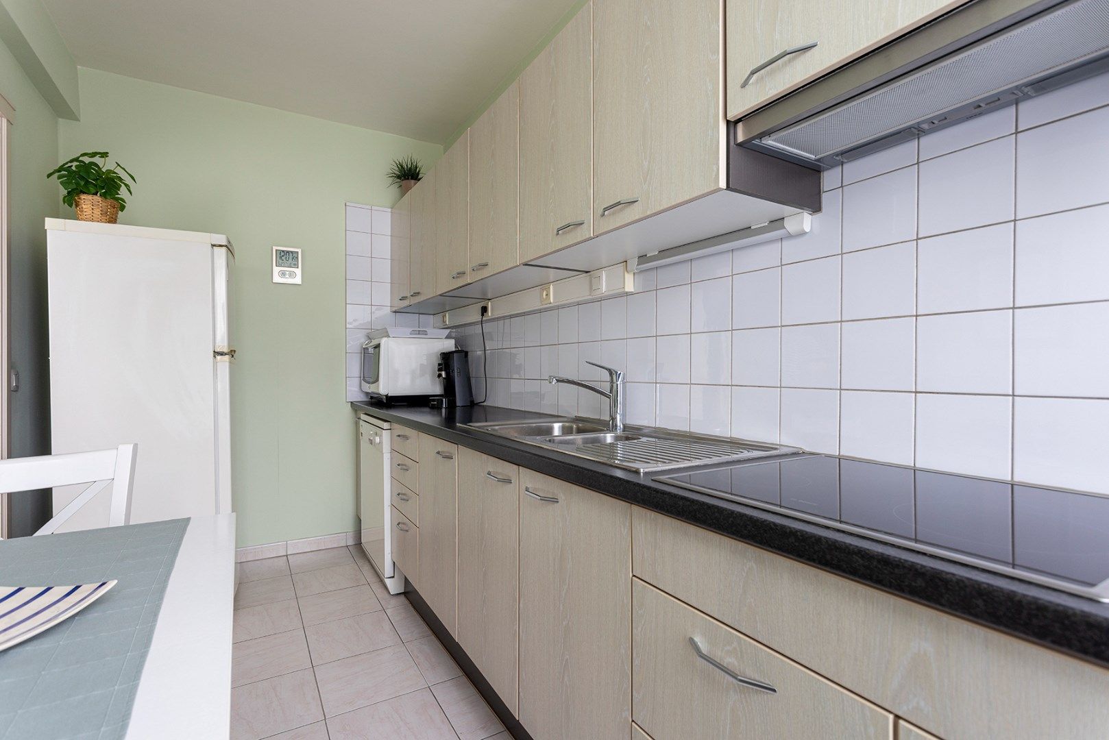 Instapklaar 2-slaapkamer appartement (2v) met terras! foto 9