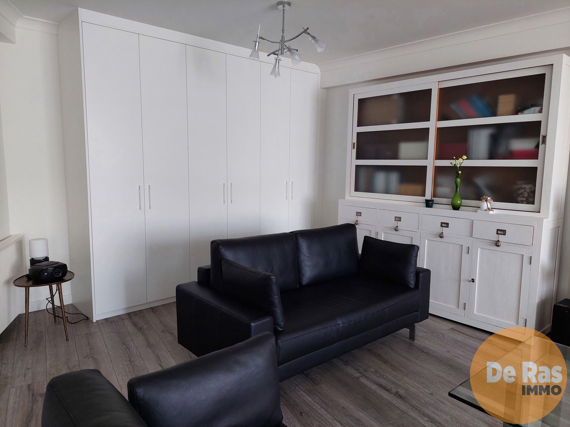 GENT - Instapklaar 4 slaapkamer appartement op 1ste verdiep foto 9