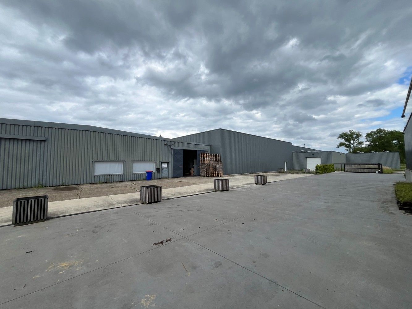 Bedrijfsgebouw +/- 1.397m² foto 33