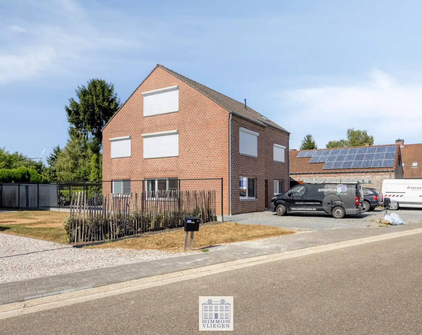Instapklaar gelijkvloers appartement met tuin, garagebox en autostandplaats in Boorsem foto 2