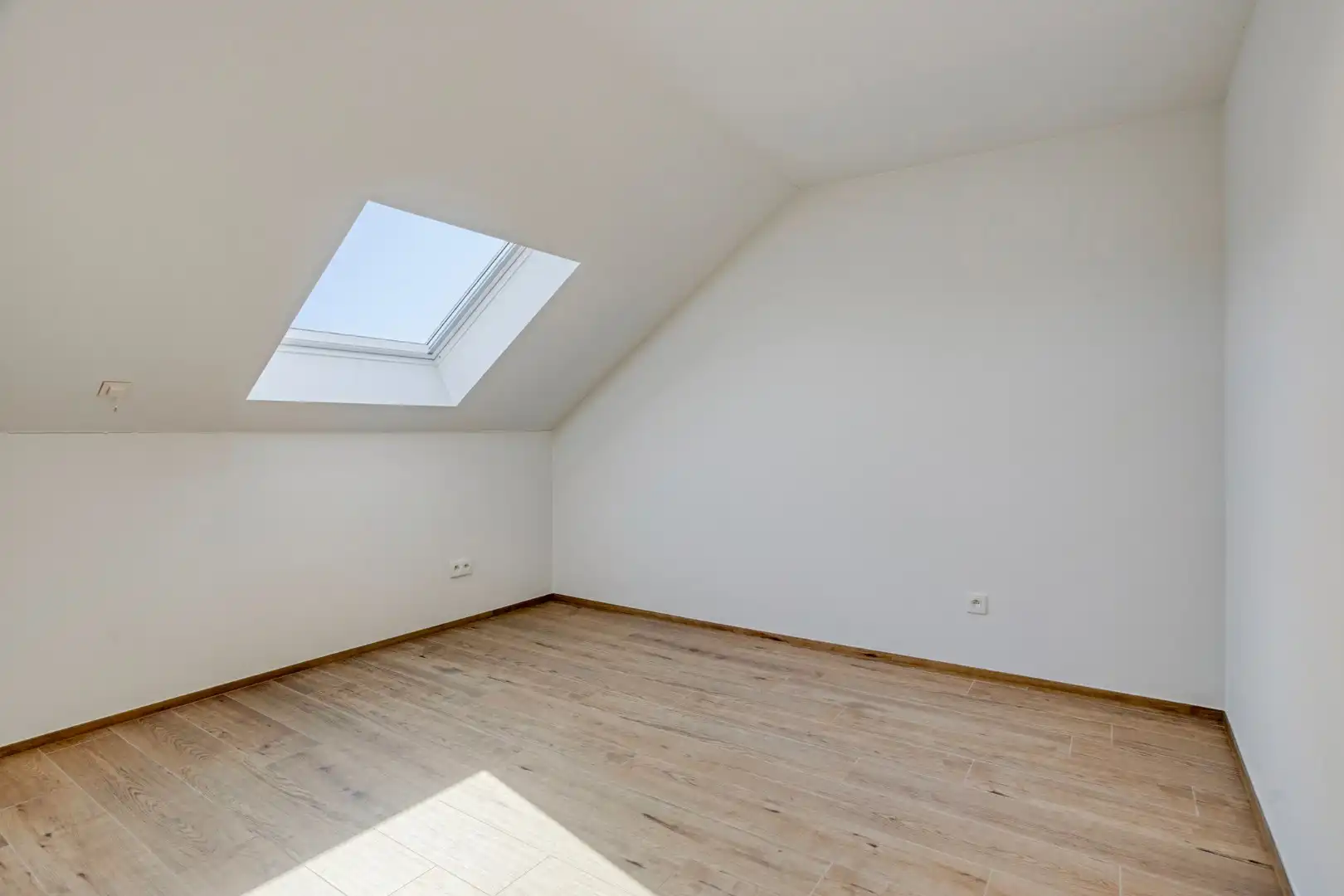 Gerenoveerd ruim en lichtrijk appartement met 2 slaapkamers - EPC  72Kwh/m² foto 14