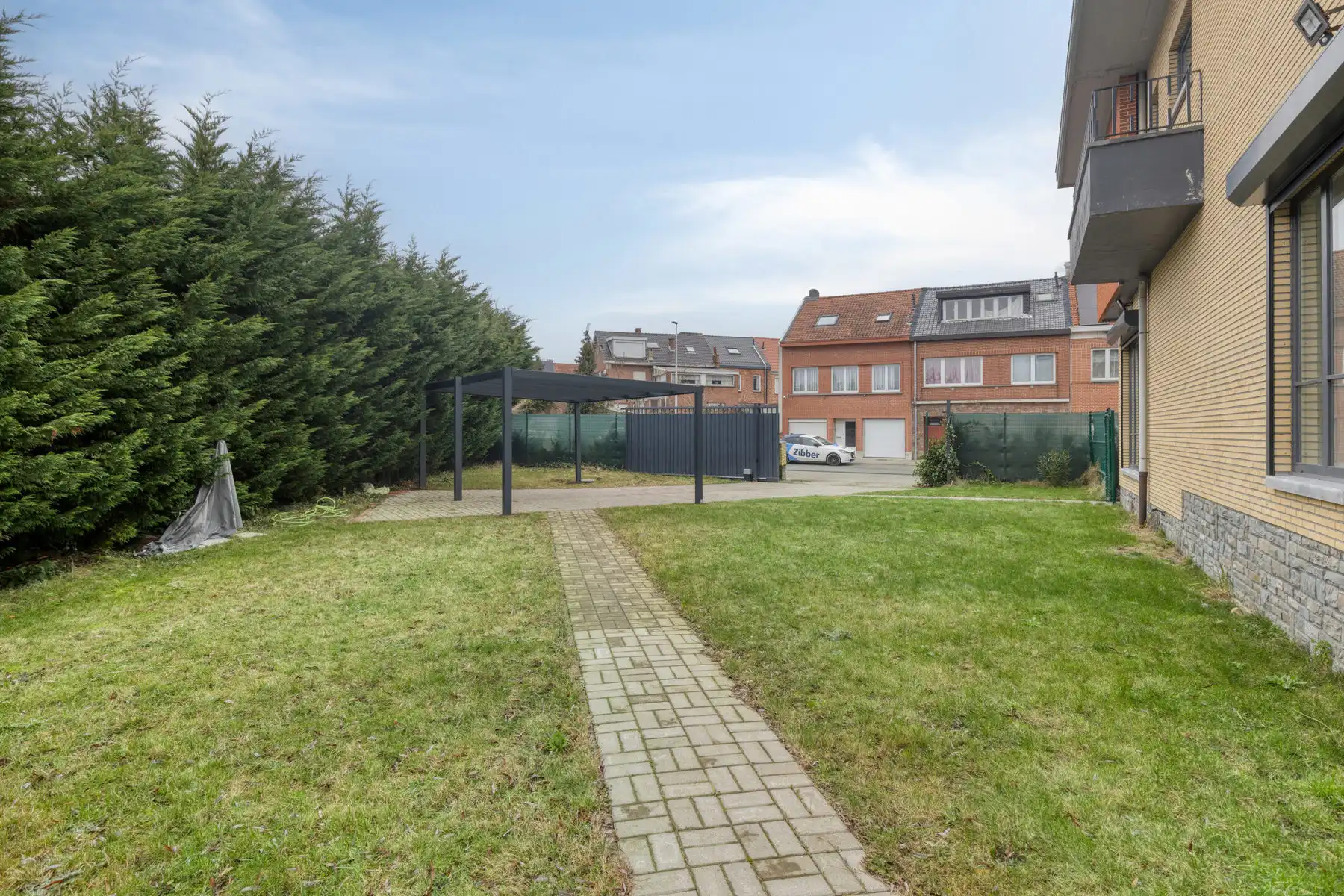 Gerenoveerde woning met 5 slaapkamers en tuin foto 28