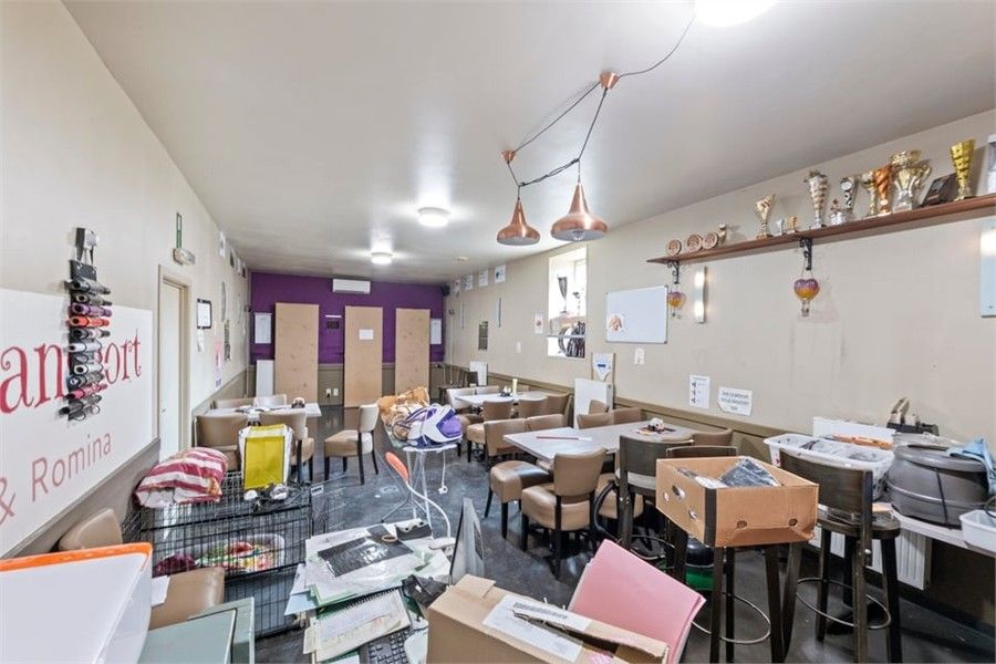 HANDELSHUIS MET PARKING OP EEN TOPLOCATIE IN LINTER foto 16