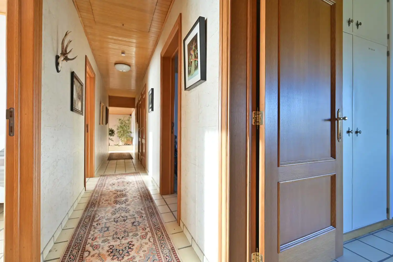 Veelzijdige eigendom op strategische locatie nabij Maastricht foto 20