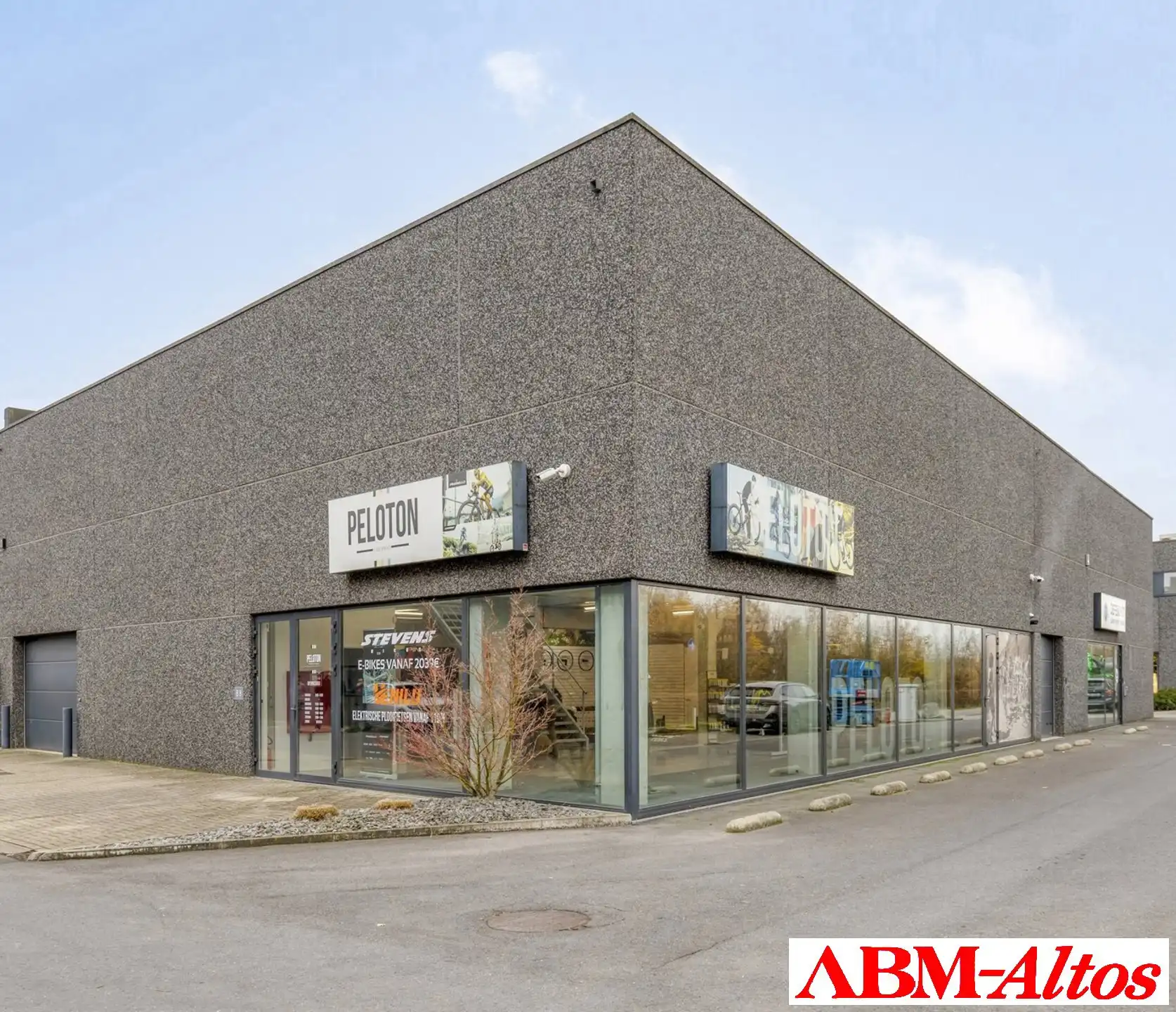 Te koop: Instapklare bedrijfsruimte  in Kampenhout foto {{pictureIndex}}