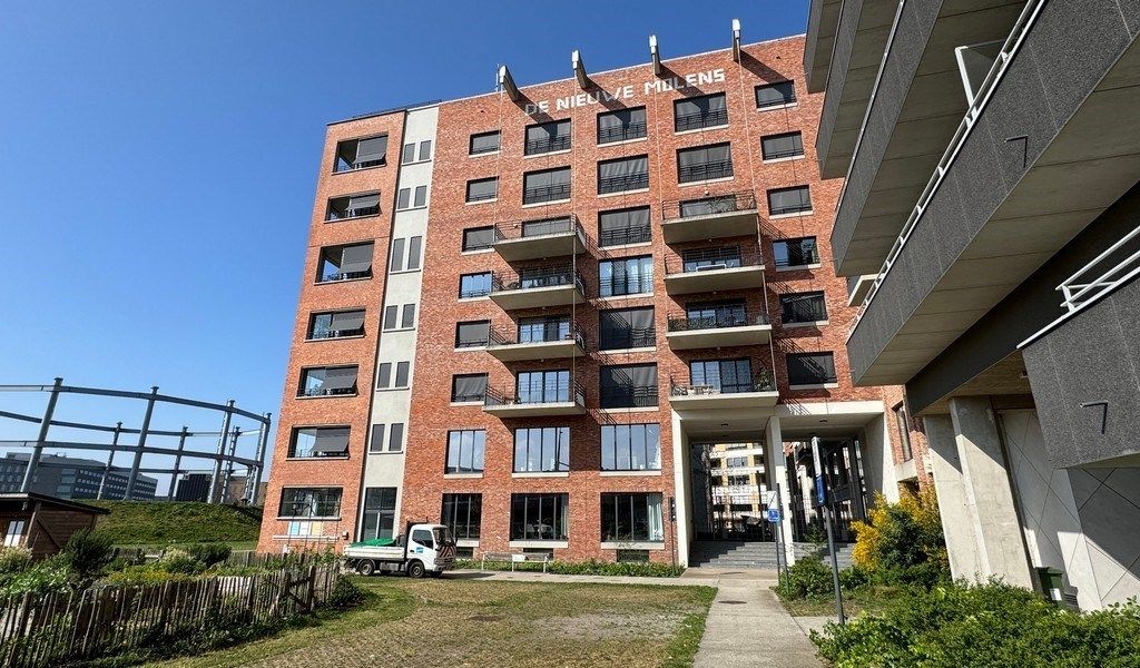 Instapklaar kantoor te huur in De Nieuwe Molens in Gent foto {{pictureIndex}}