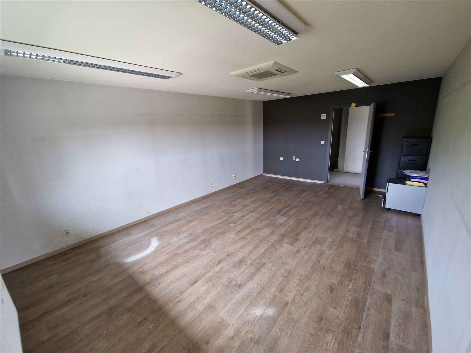 Kantoorruimte van 350m² foto 5