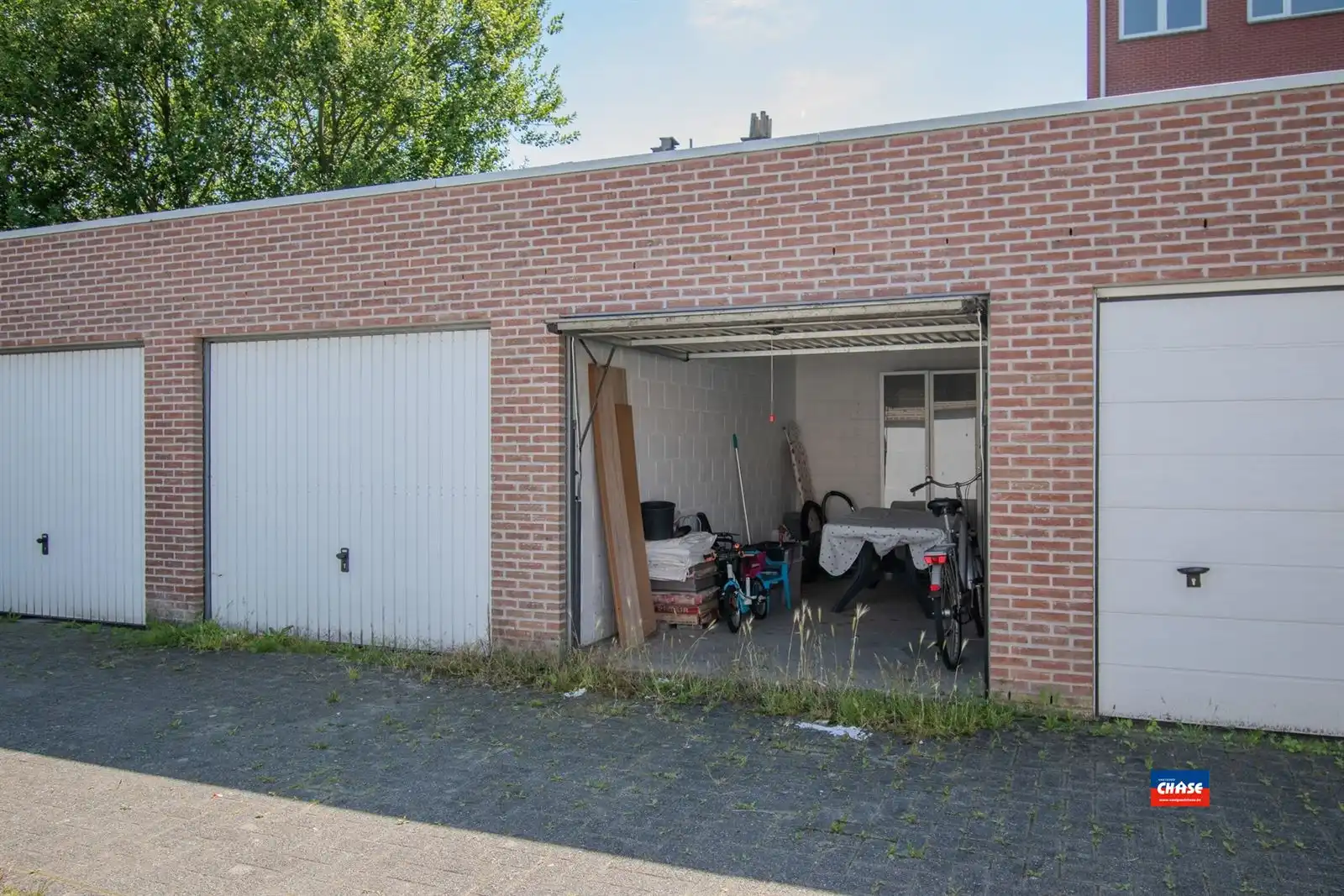 Instapklare woning met 4 slaapkamers, tuin en garagebox foto 32