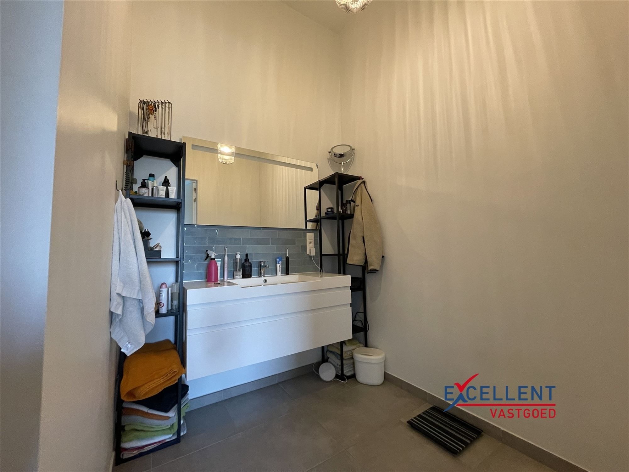 Energiezuinig gelijkvloers appartement te huur met zicht op de Leie! foto 11