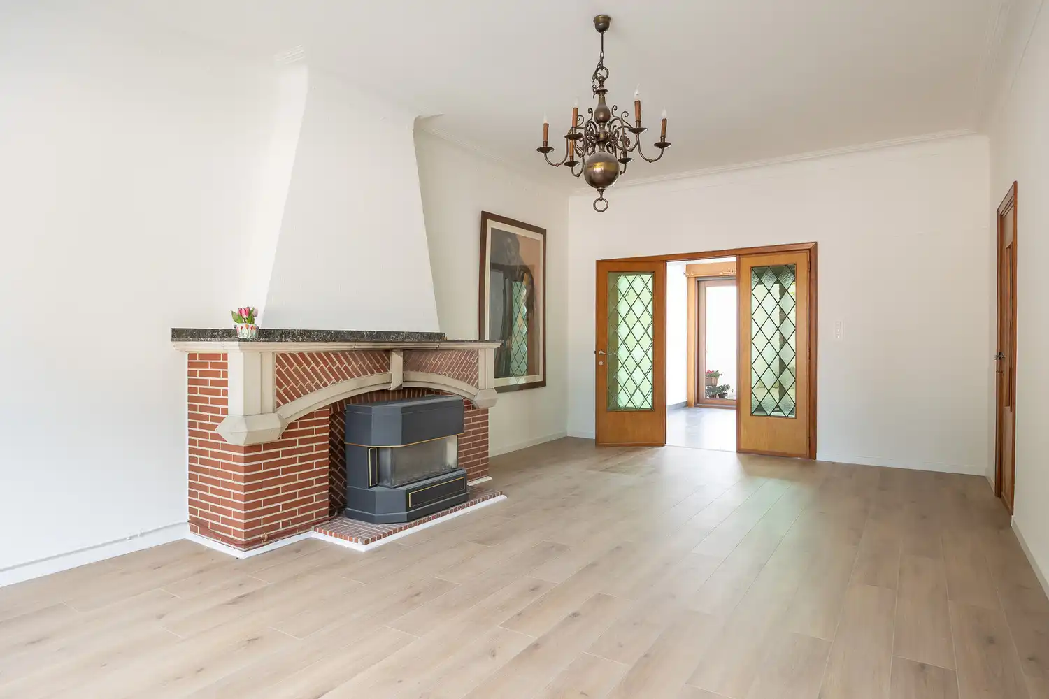 Volledige gerenoveerde gezinswoning (4slk) met ruime tuin foto 3