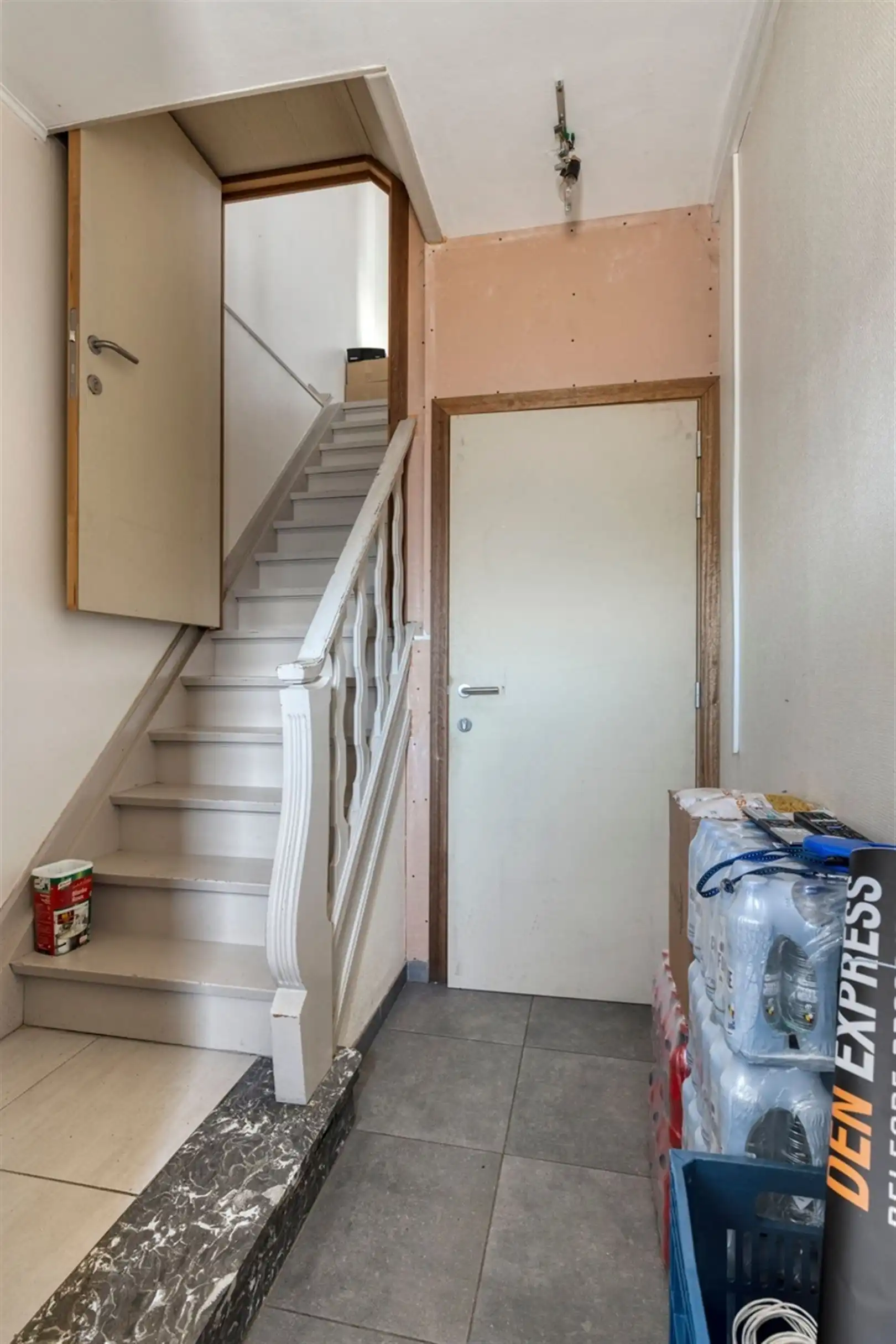 Goeddraaiende broodjeszaak met woning op toplocatie. foto 6