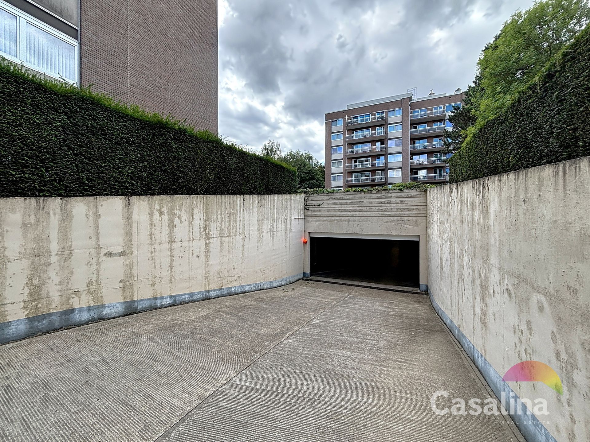 Garagebox te koop  foto {{pictureIndex}}