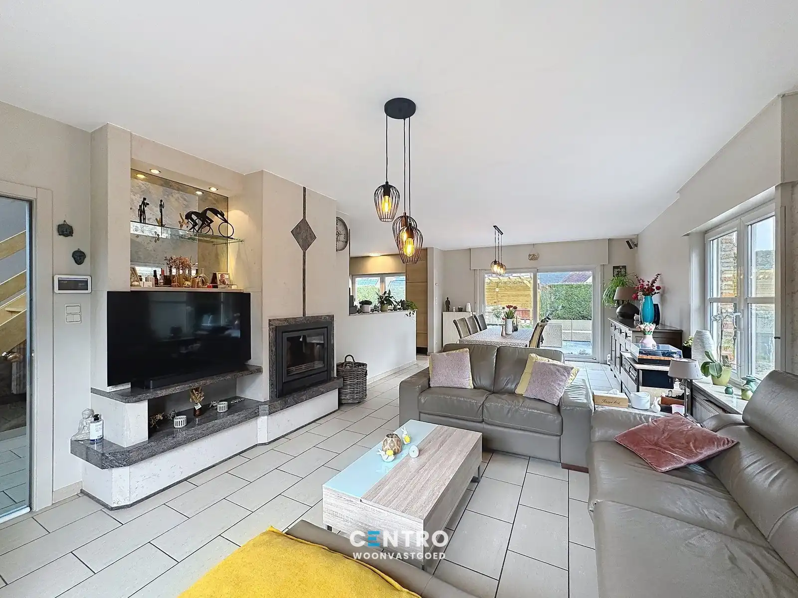 Kwalitatief afgewerkte villa met 4 slpks, garage én ZUIDger. tuin! foto 3