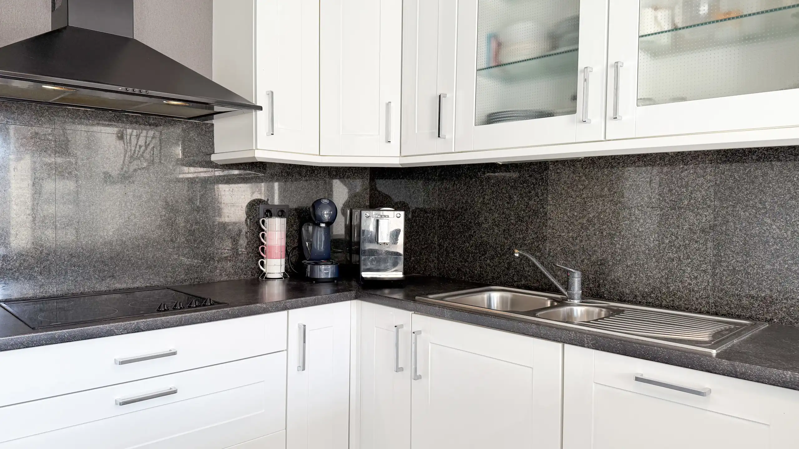 Ruim appartement van 105m² met terras en parking en EPC B! foto 14