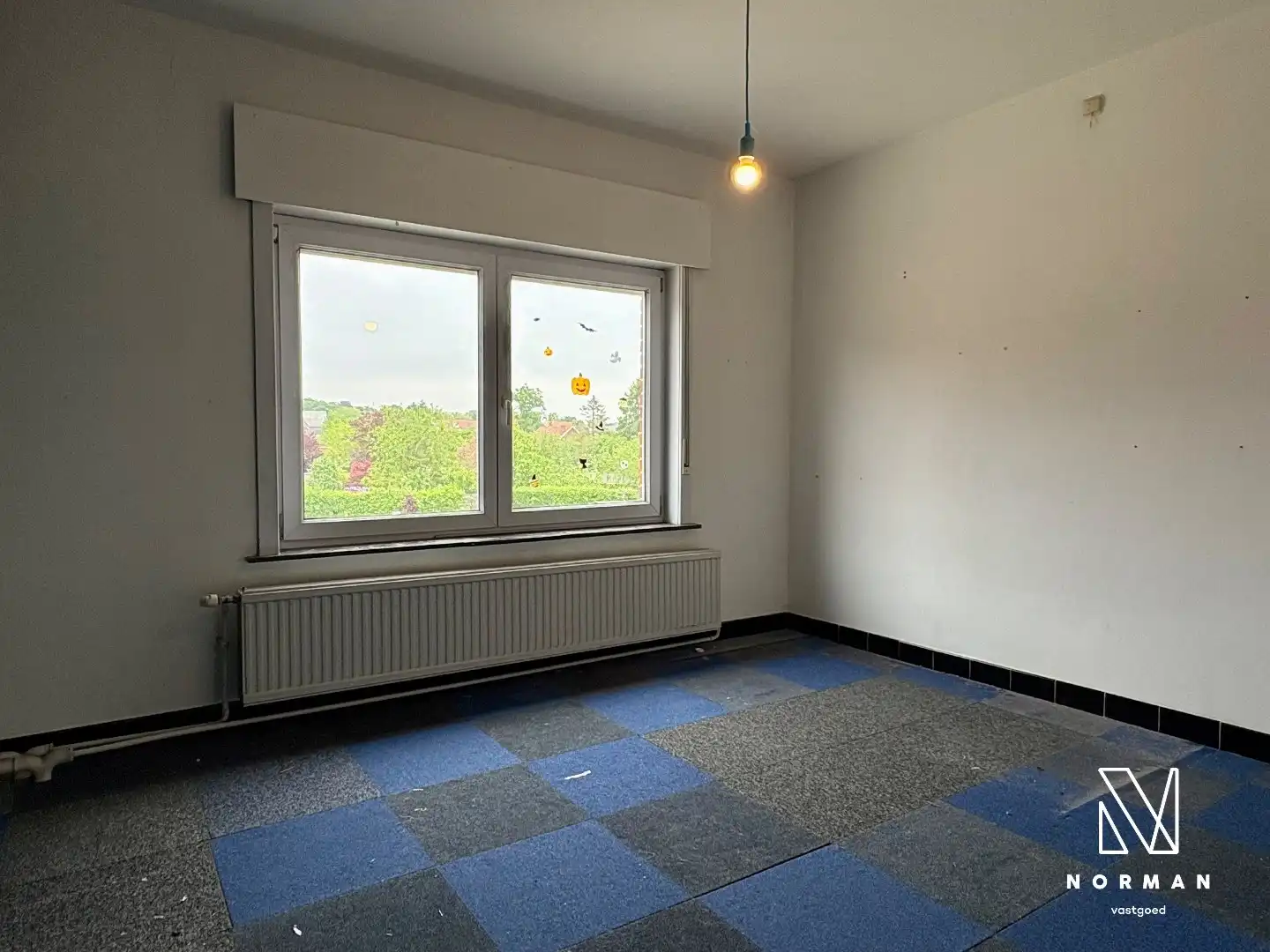 Ruime woning te koop met 4 slaapkamers en een grote garage te Harelbeke!  foto 9