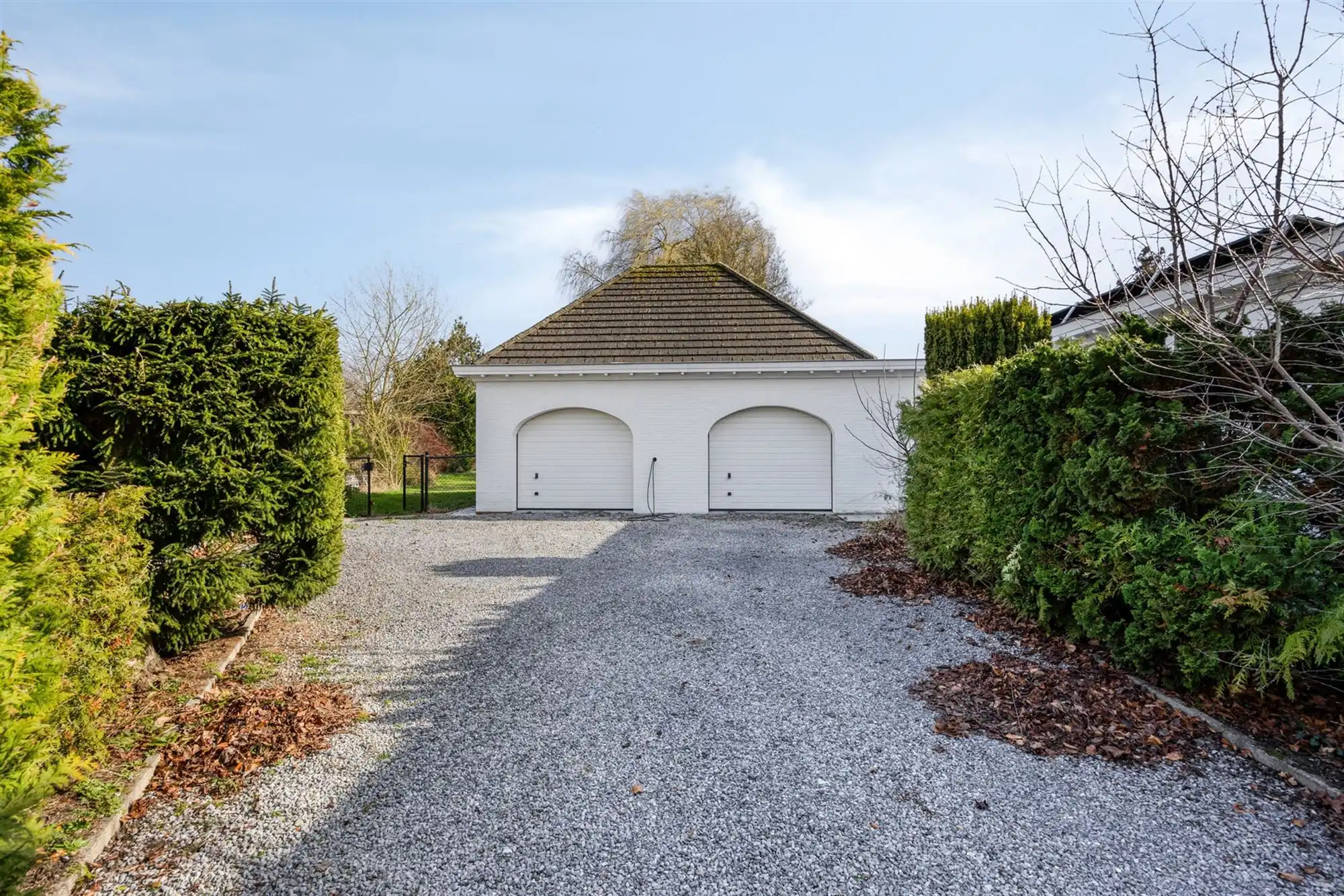 Instapklare tijdloze villa met 5 slpks op ca. 2000 m² foto 3