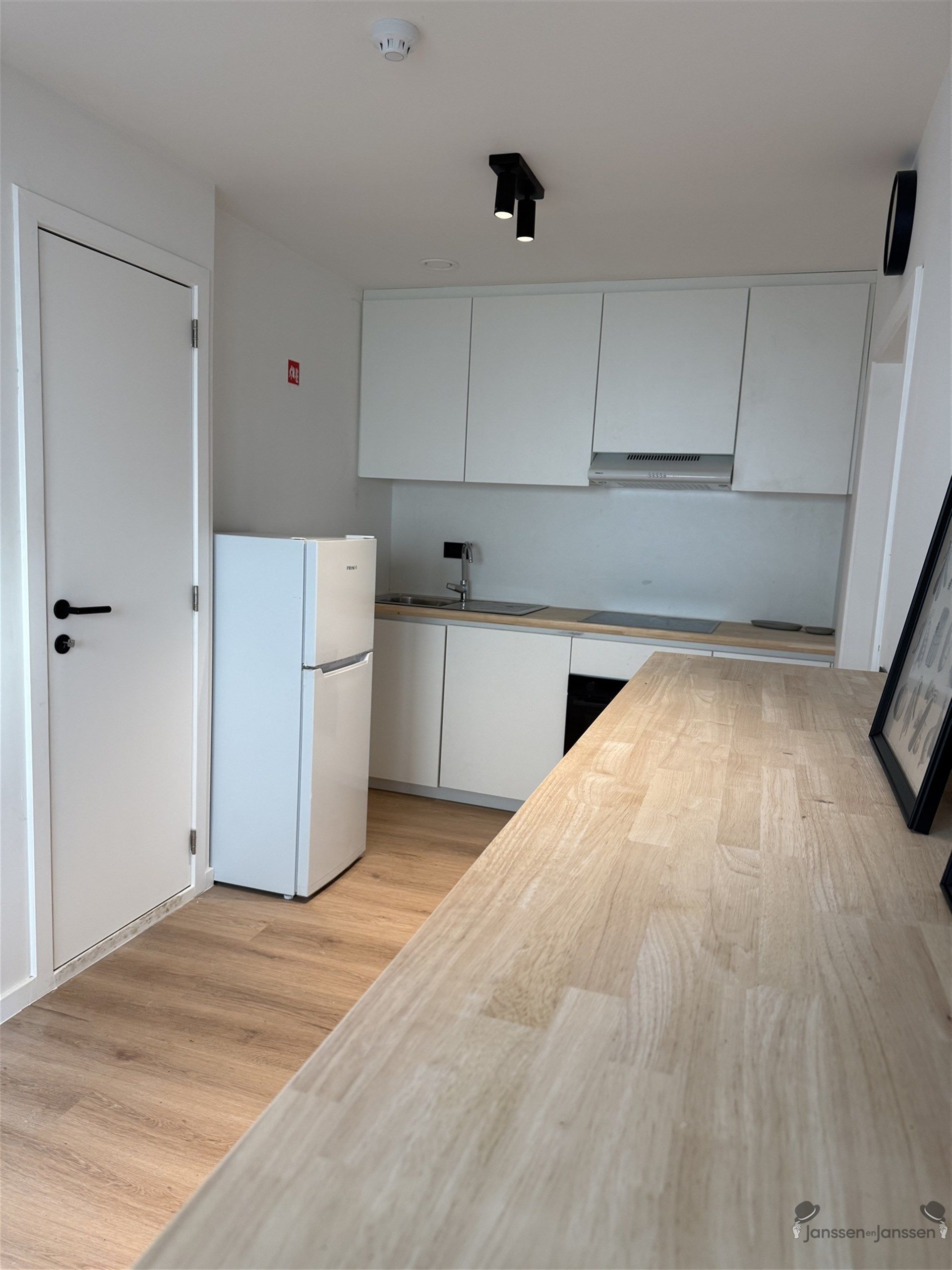 Luxe studentenkamer met eigen sanitair foto 9