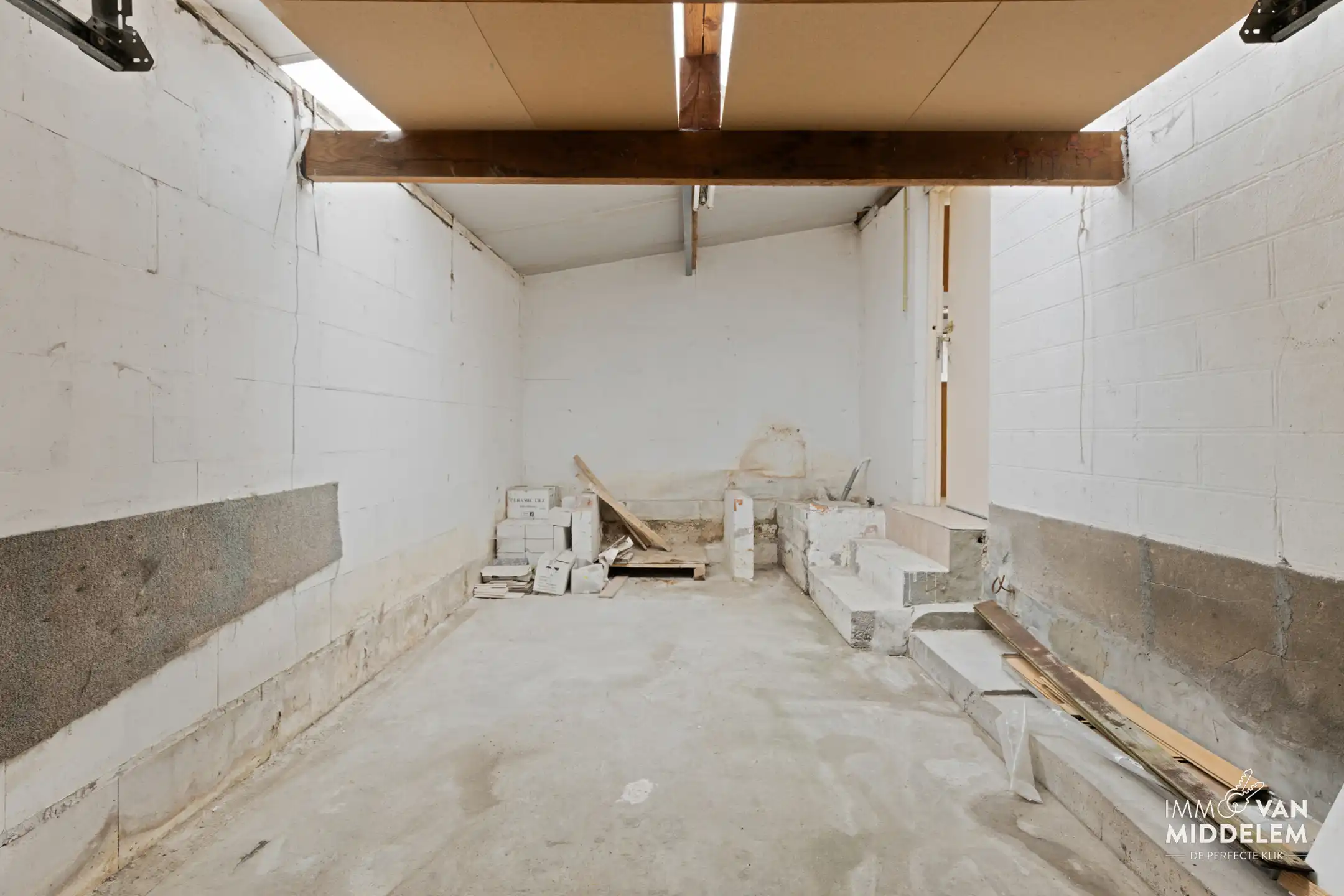 TE RENOVEREN STARTERSWONING MET 2 SLAAPKAMERS EN GARAGE foto 13