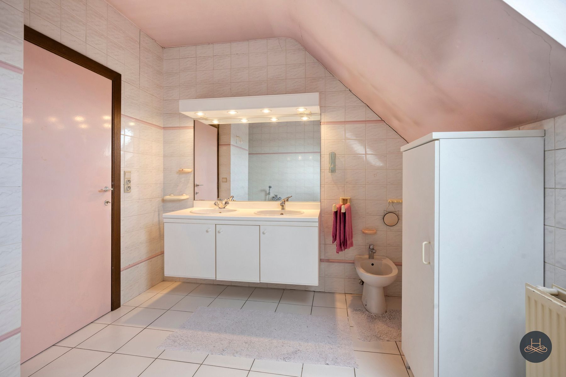 Ruime woning met handelsruimte en veel potentieel foto 13