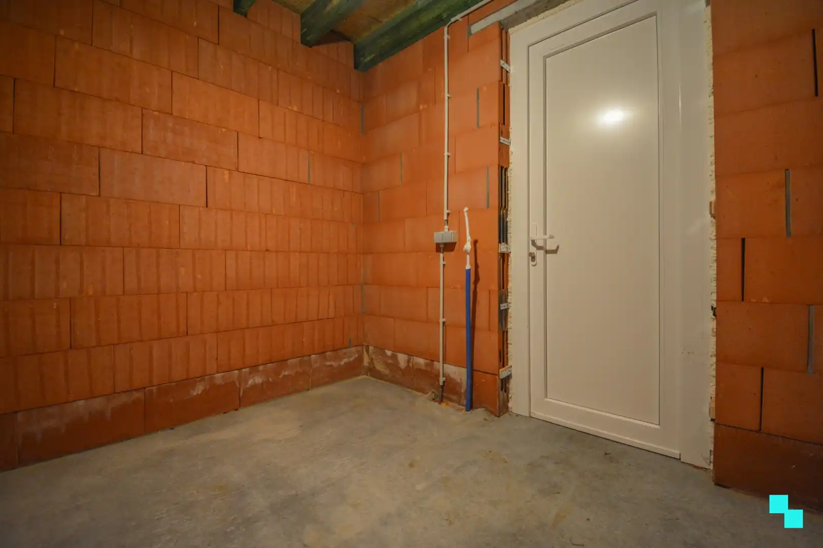 Volledig afgewerkte nieuwbouwwoning met carport te Sleihage foto 24