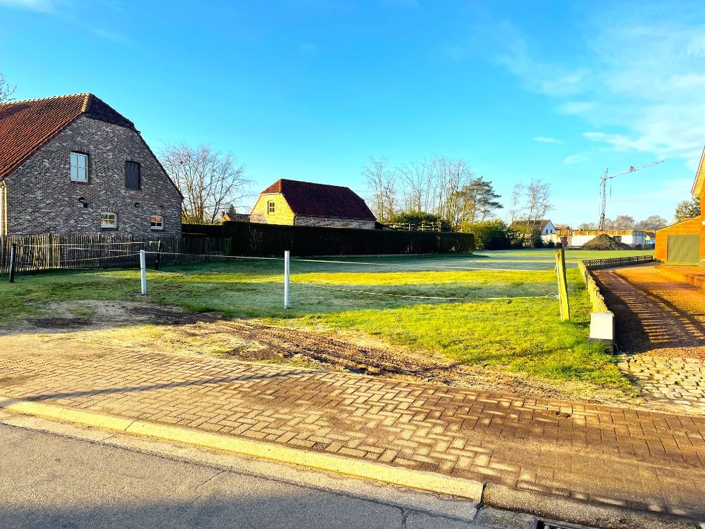 Mooie bouwgrond centraal gelegen in Lommel foto {{pictureIndex}}