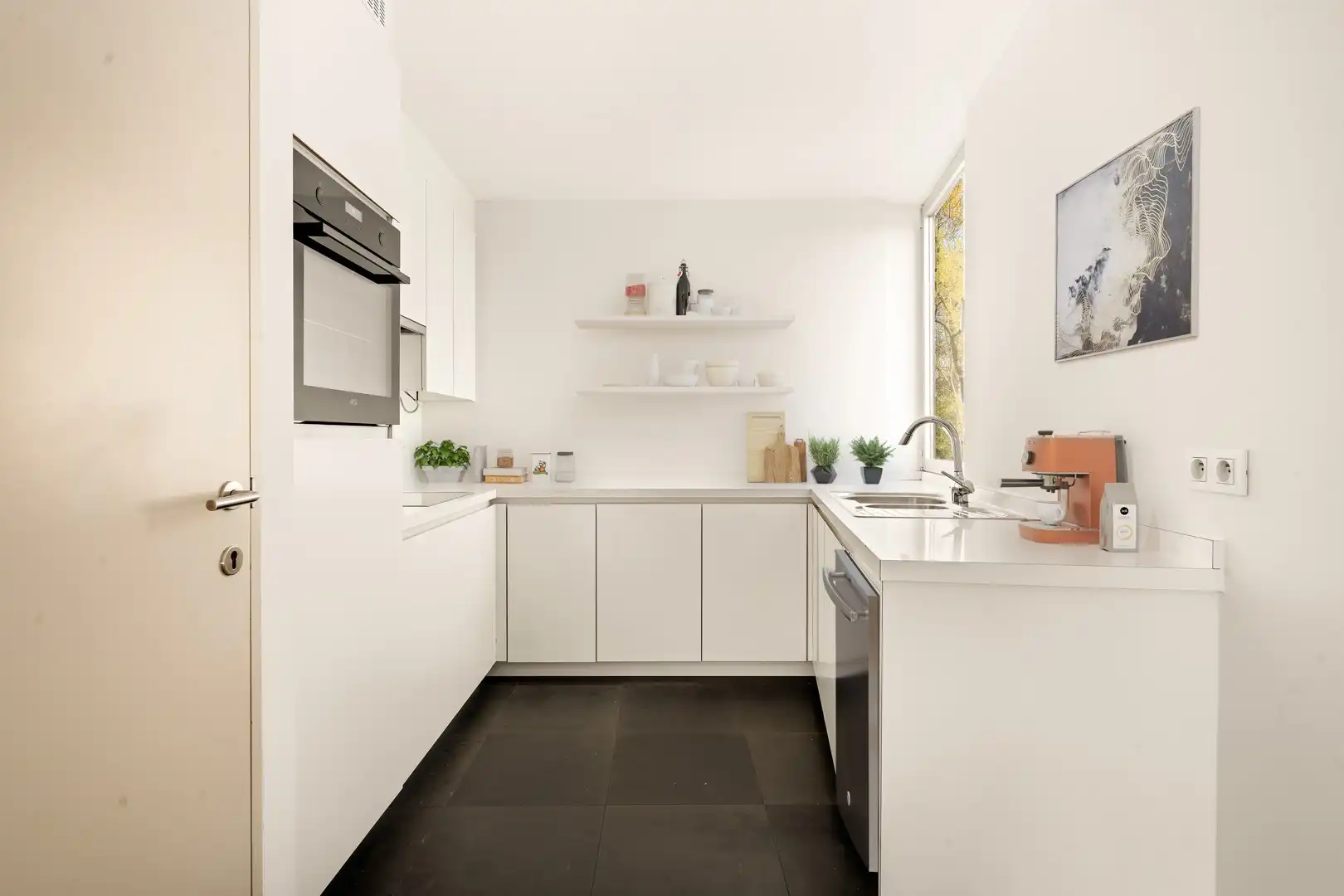 Prachtig appartement in groene en rustige omgeving inclusief autostaanplaats foto 5