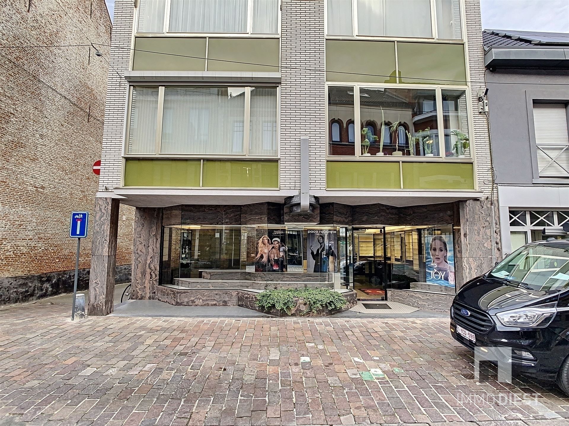 Gelijkvloerse handelsruimte in centrum Diest te koop via SMARTBID. foto 24