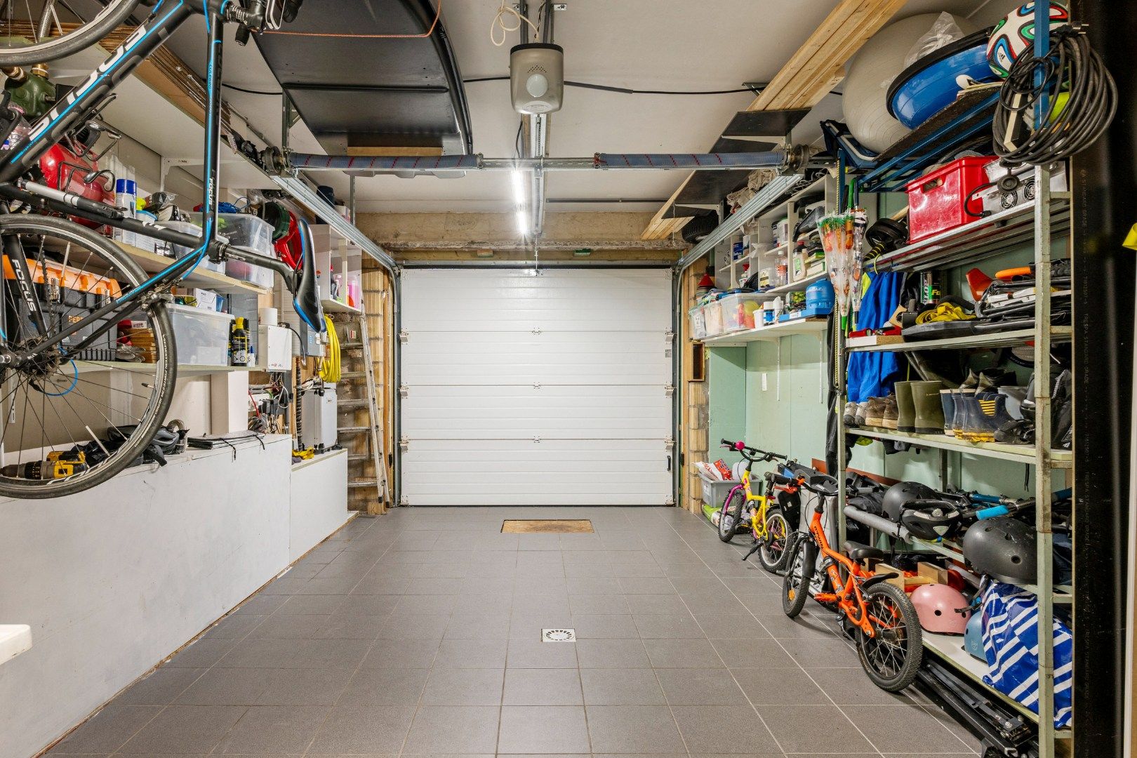 Instapklare, energiezuinige woning (2017) met zuidgerichte tuin en garage – centrum Ieper foto 9