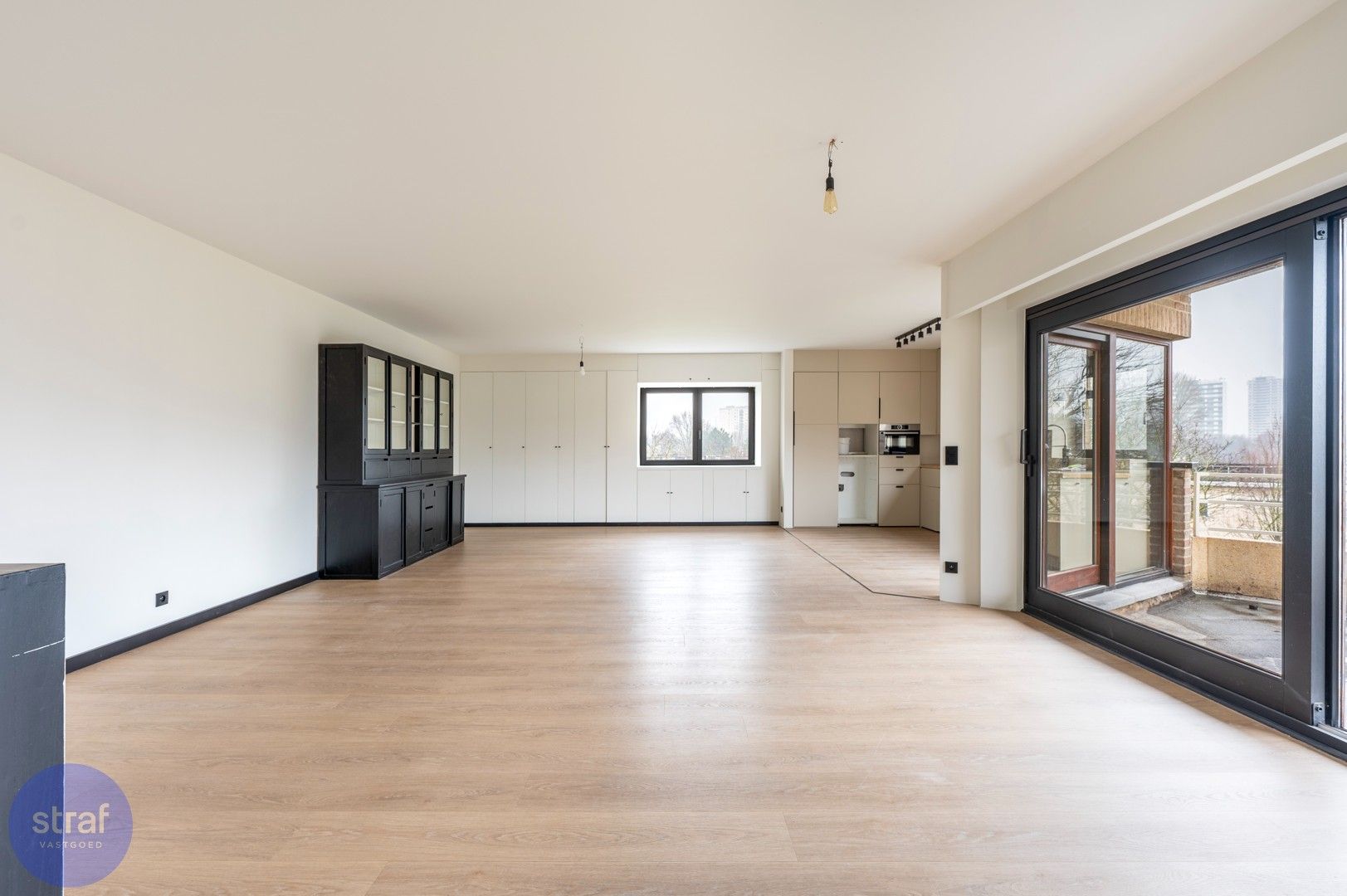 Groot 3 slpk appartement met terras en inloopdressing foto 3