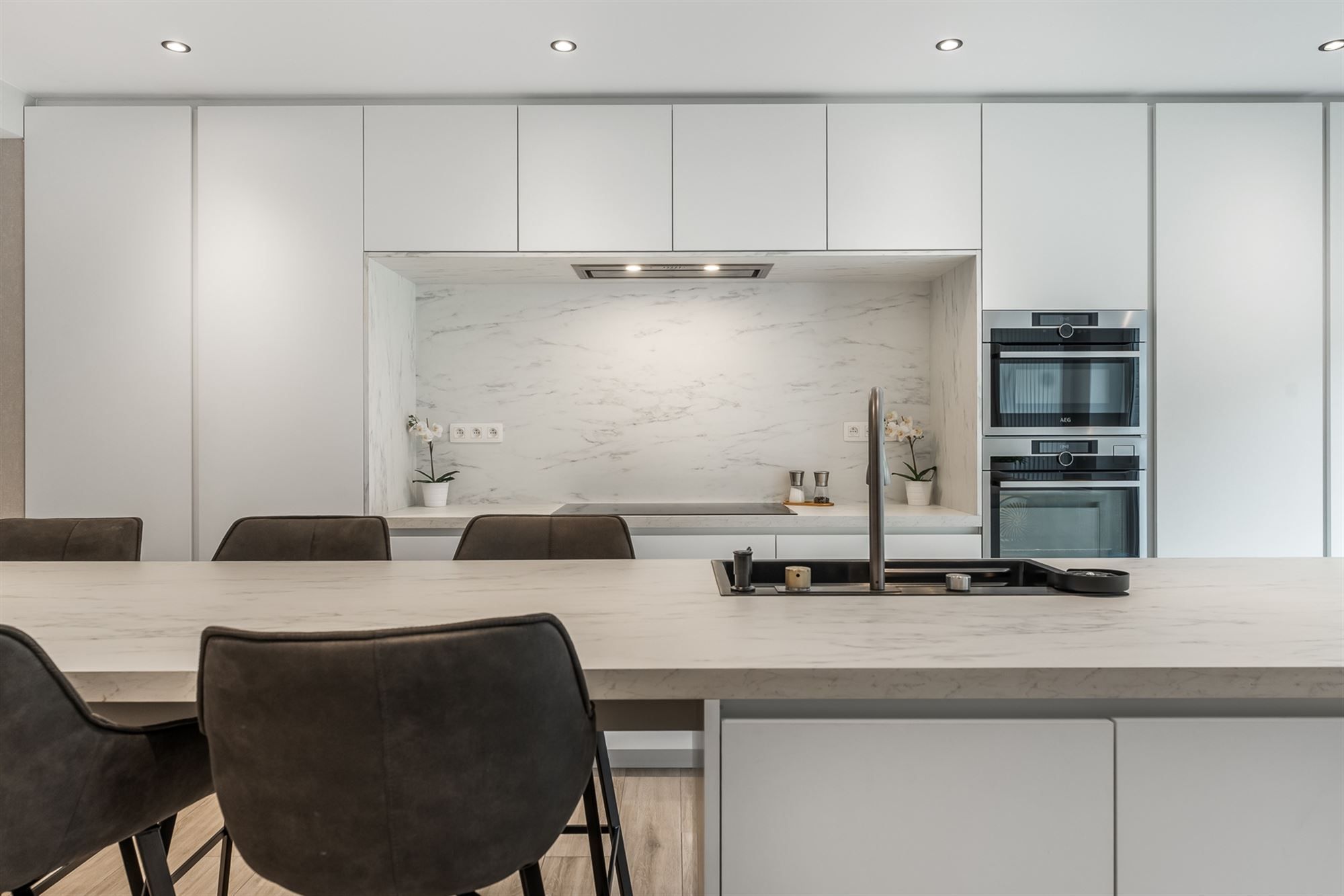 UITERST KNAPPE GERENOVEERDE WONING MET 4 SLAAPKAMERS, ZEER RUSTIG GELEGEN TE PAAL foto 7