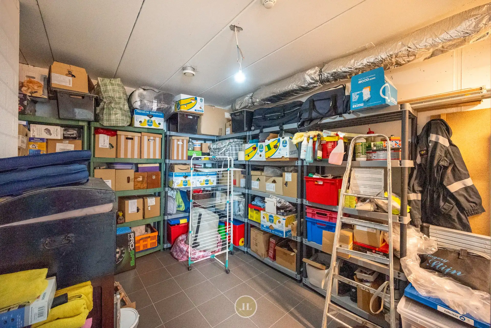 Eigentijdse moderne groen gelegen villa met mooie tuin in Marke centrum foto 39