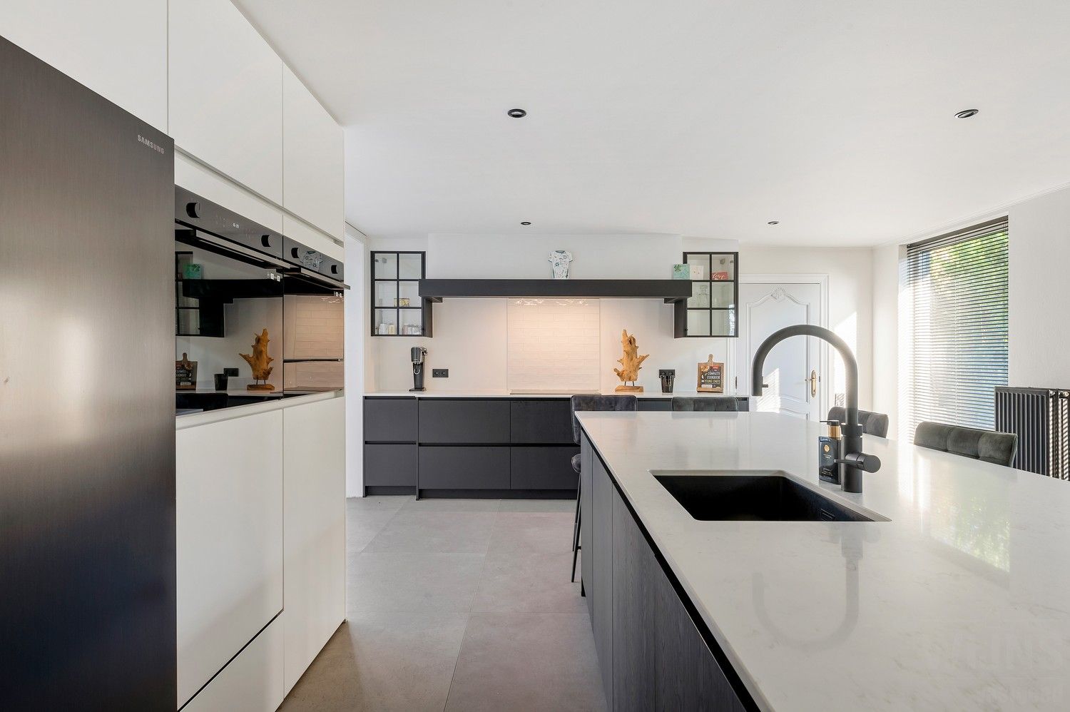 Prachtige en ruime villa met mogelijk zes slaapkamers gelegen op een toplocatie. foto 20