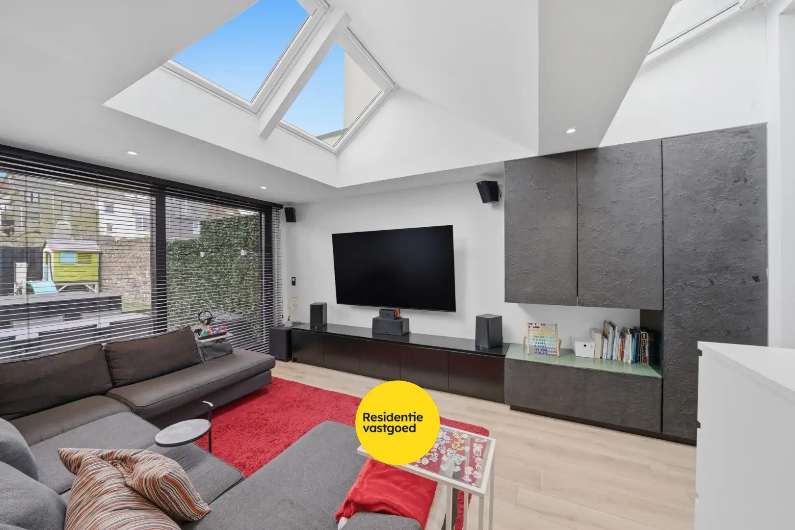 Volledig gerenoveerde woning met zonnige buitenruimte foto 3