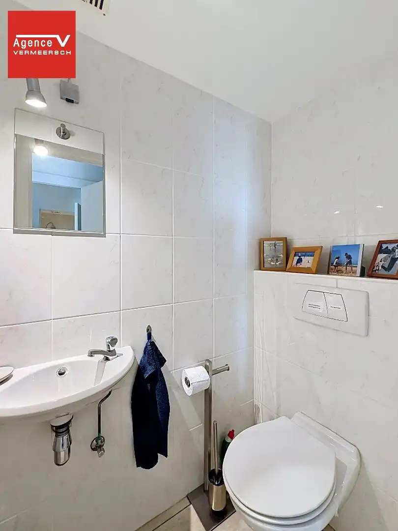 Stijlvol appartement met panoramisch verzicht op het hinterland.  foto 18