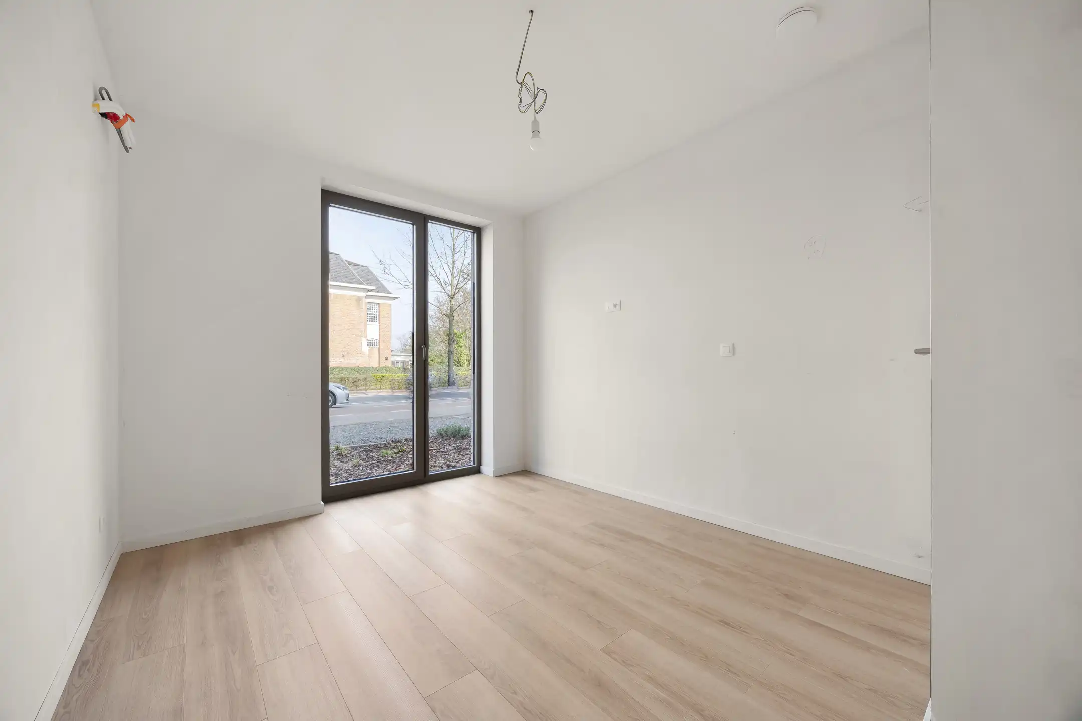 Stijlvol gelijkvloers appartement met tuin foto 9