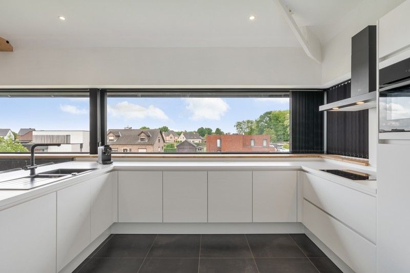 Zeer ruim en stijlvol penthouse met tuin en garage foto 10